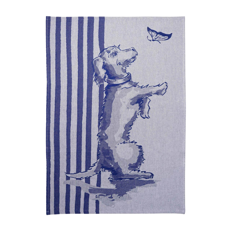 Blau-weiß gestreiftes Geschirrtuch mit einer Wasserfarben-Illustration eines Dackels, der auf den Hinterbeinen steht und einem Schmetterling nachschaut.