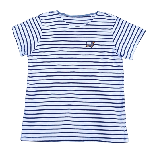Gestreiftes T-Shirt für Erwachsene in Weiß und Dunkelblau mit kleiner Dackel-Stickerei auf der Brust.