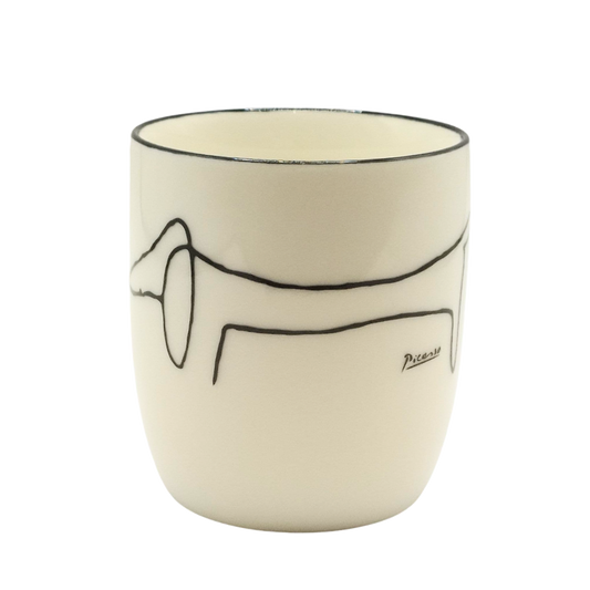 Keramiktasse mit schwarzem Ein-Linien-Dackelmotiv im Stil von Picasso und schmalem schwarzem Rand.